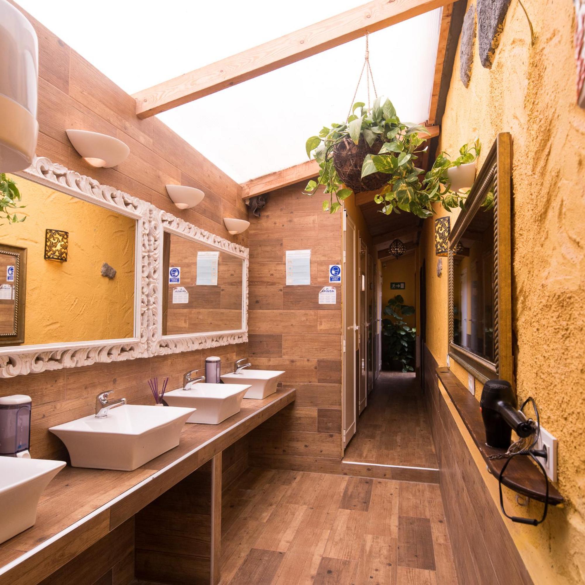 Hostel Los Amigos By Youroom La Mareta Extérieur photo